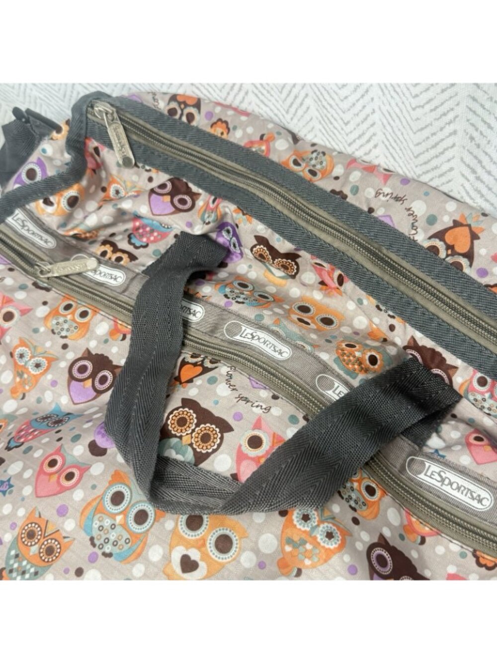 LeSportsac Weekender Travel Bag Duffel Hoot Owl Gray Pink Orange Lightweight - Picture 7 of 11